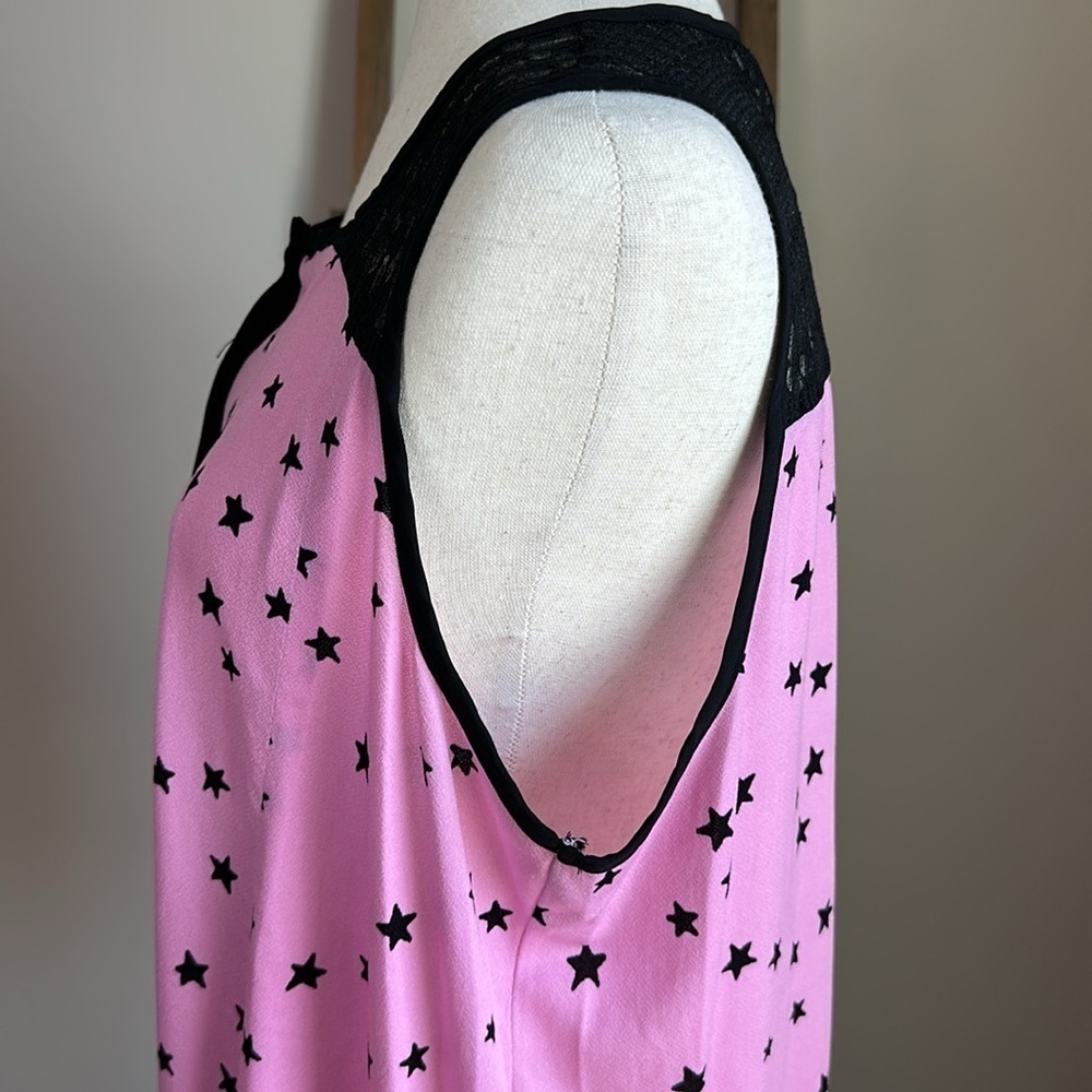 Elle Sleeveless Pink Top with Black Star and Top Lace Design Size Large in GUC - Picture 13 of 17